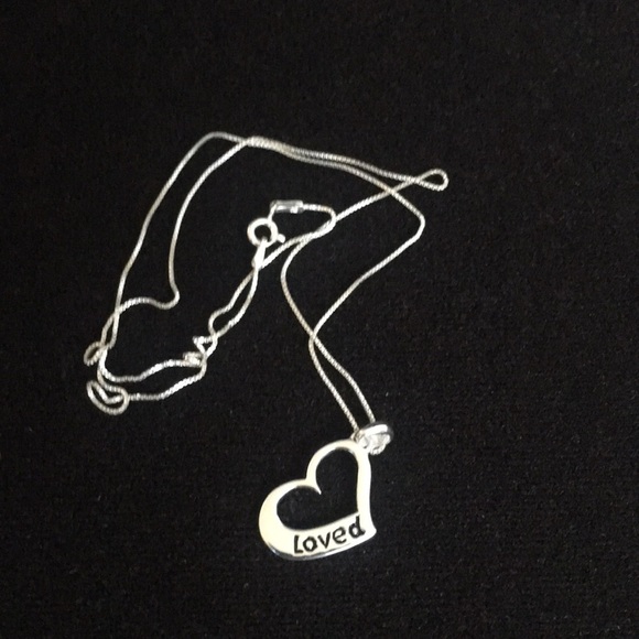 Sterling silver Box chain + “loved” heart pendant - Picture 2 of 10
